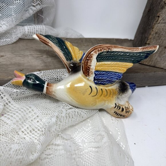 Vintage Hand-Painted Ceramic Flying Mallard Wall Pocket Hanging Decor Japan - Picture 2 of 8